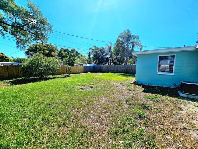 Building Photo - 3-bedroom 1-bath in Largo/Seminole area