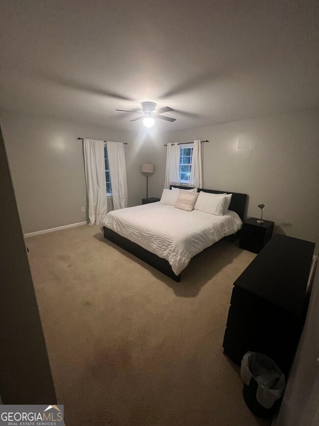 Building Photo - 527 University Cir