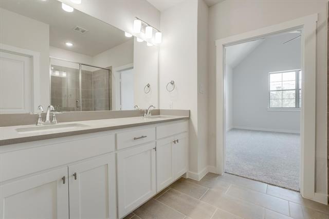 Building Photo - 679 Watersedge Ct