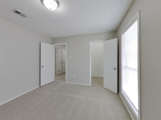 Building Photo - 20143 Dawn Mist Dr