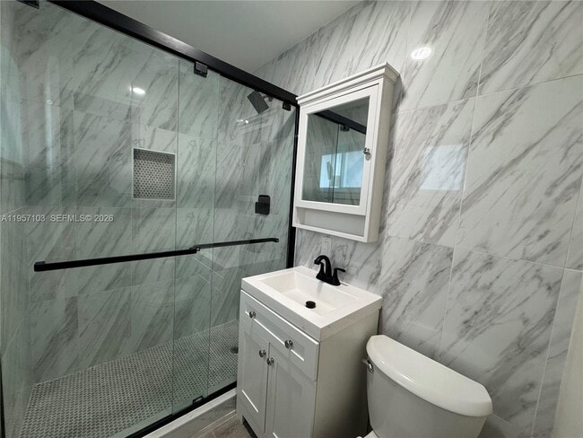 Building Photo - 610 N 31st Ct