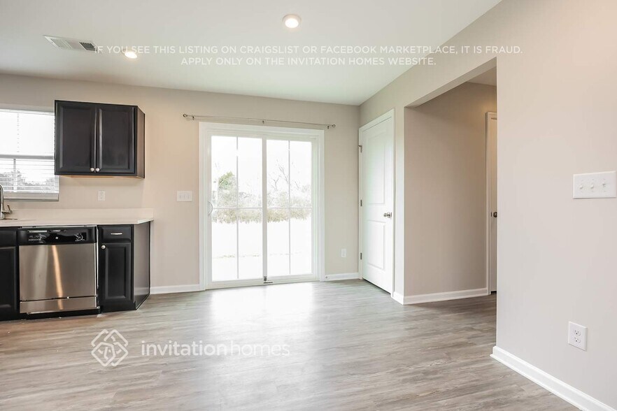 Building Photo - 2417 Solomon Ln