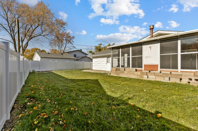 Building Photo - 601 Hillcrest Blvd