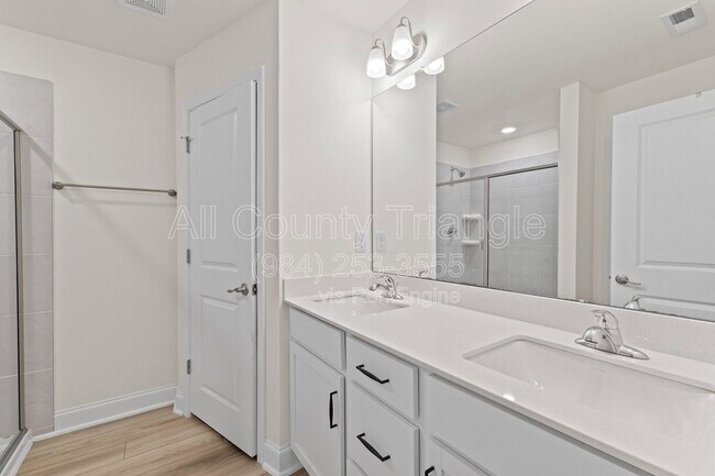 Building Photo - 1176 Channel Drop Dr