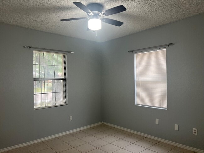 Building Photo - 1616 Jacaranda Ct