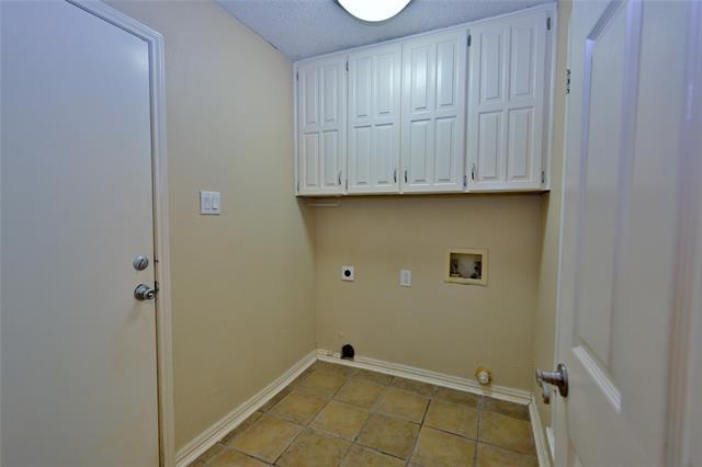 Building Photo - 4107 Pyracantha Dr