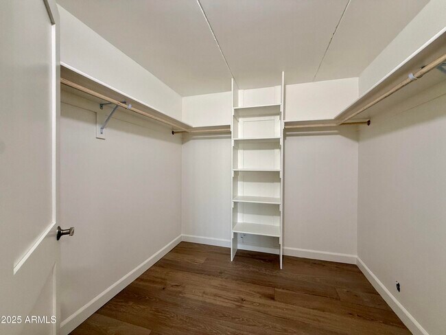 Building Photo - 7930 E Camelback Rd