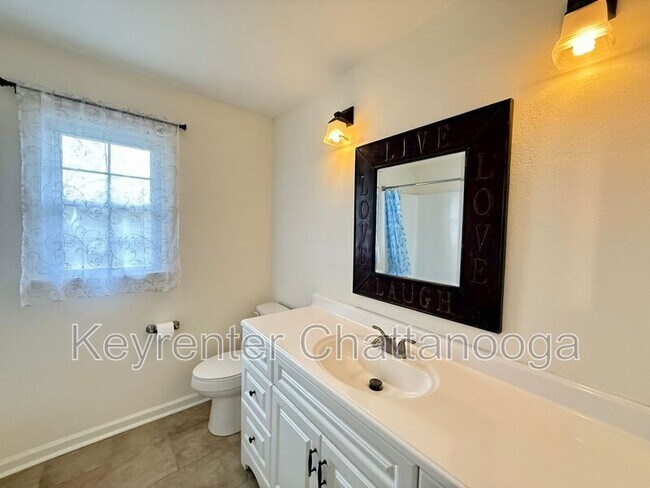 Building Photo - 9512 Imperial Dr