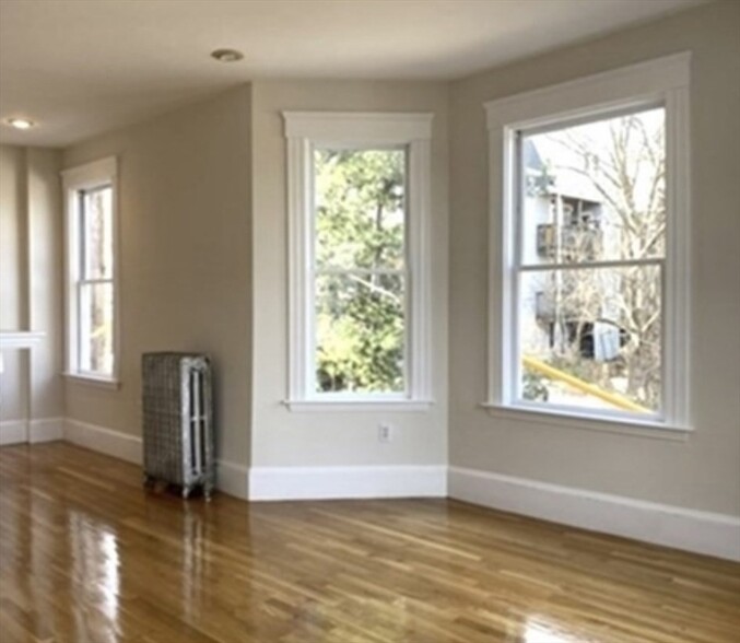 Building Photo - 2 Termine Ave