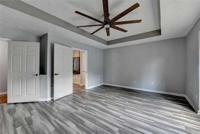 Building Photo - 702 Ashley Glen Ln