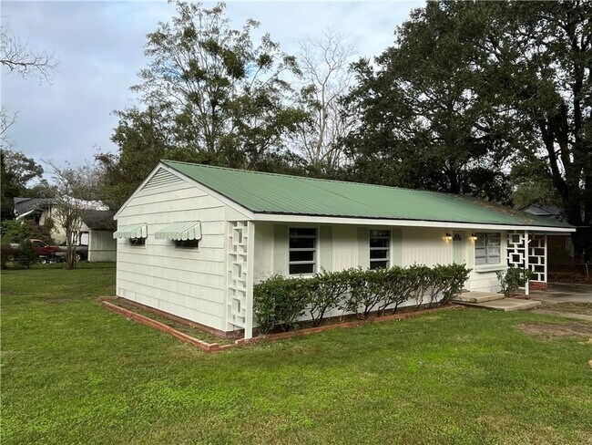 Building Photo - 116 Hillside Dr