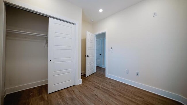 Building Photo - 6830 Ridge Ave