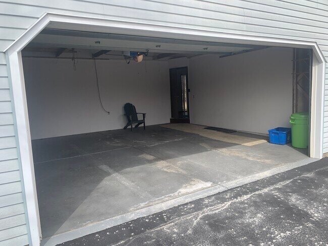 Building Photo - 4790 N 186th St