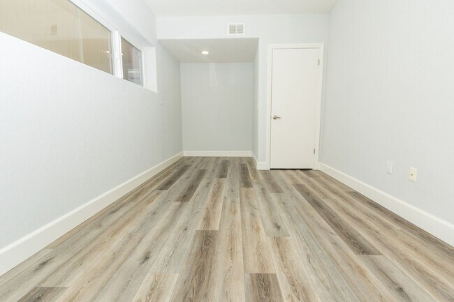 Building Photo - Beautiful 3Bed/2.5Bath Oceanview Home in C...