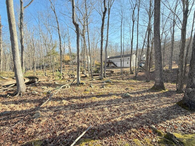 Building Photo - 6486 Decker Rd