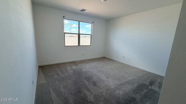 Building Photo - 41570 W Dusty Creek Dr