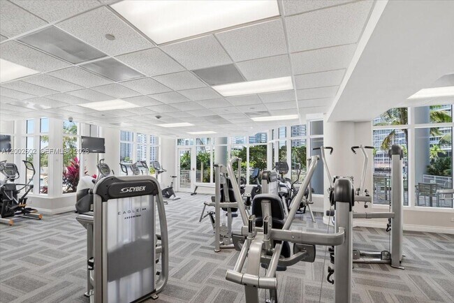 Building Photo - 801 Brickell Key Blvd