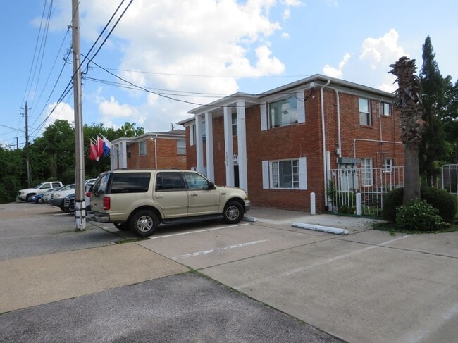 Building Photo - 5804 Newcastle St