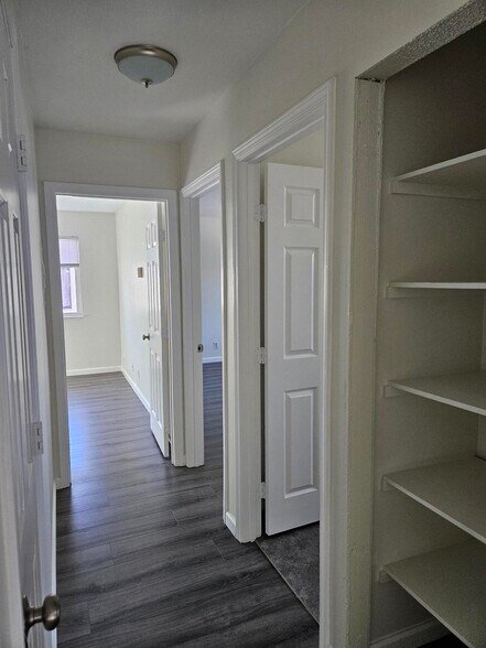 Building Photo - 1107 Carlsbad Pl