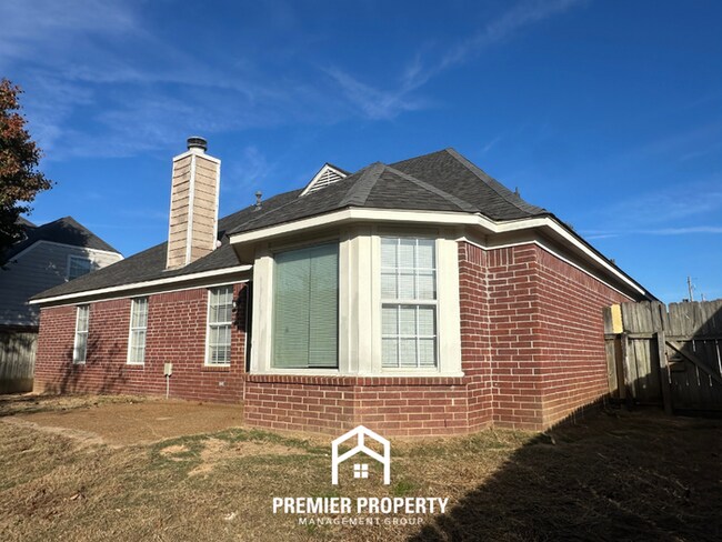 Building Photo - 7041 Ireland Dr