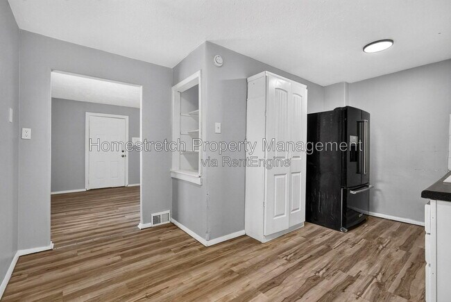 Building Photo - 7534 Blanding Dr