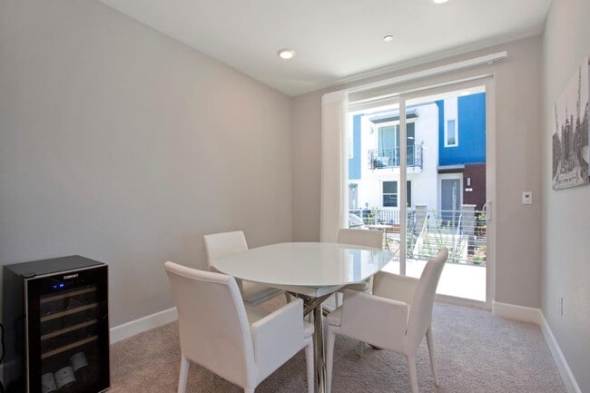 Building Photo - 2986 Lina St