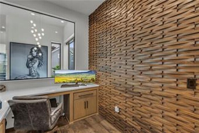 Building Photo - {5842} Luxury Rental in Forrest Ridge Esta...