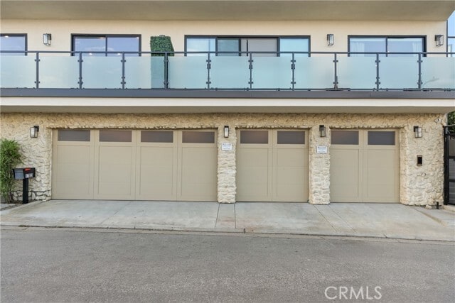 Building Photo - 17333 Castellammare Dr