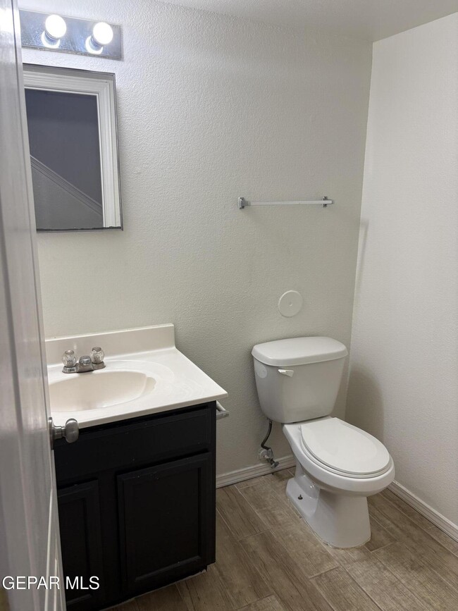 Building Photo - 14077 Tierra Delfin Dr