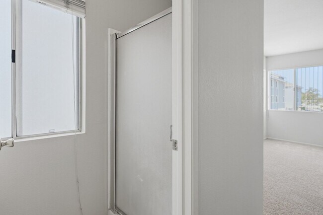 Building Photo - 26842 Claudette St