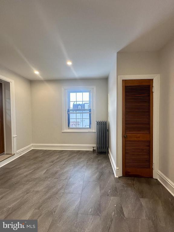 Building Photo - 125 E 4th Ave