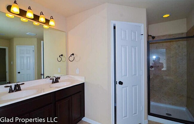 Building Photo - 16911 Ranger Ridge Dr