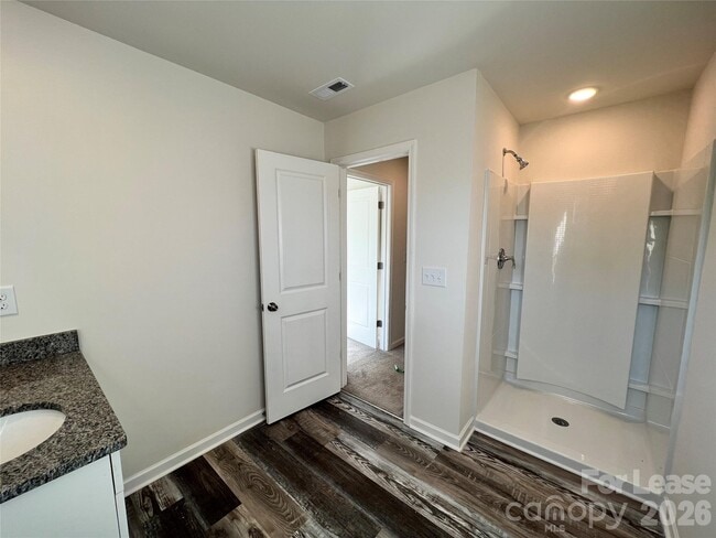 Building Photo - 574 N Broad St