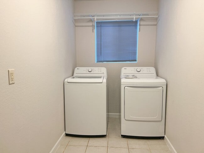 Building Photo - HOUSE - COTTONWOOD – VERDE VILLAGE