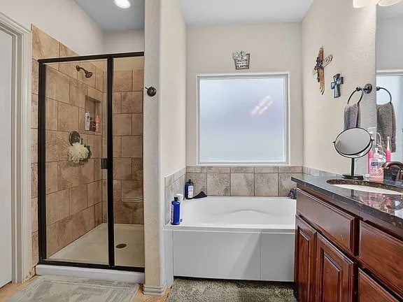 Building Photo - Comfy 3 Bed/2 Bath Midland Home with all appliances, backyard, attached garage, 6 min to grocery ...