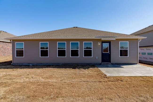 Building Photo - Four Bedroom Home Near Walmart HQ and DCs!