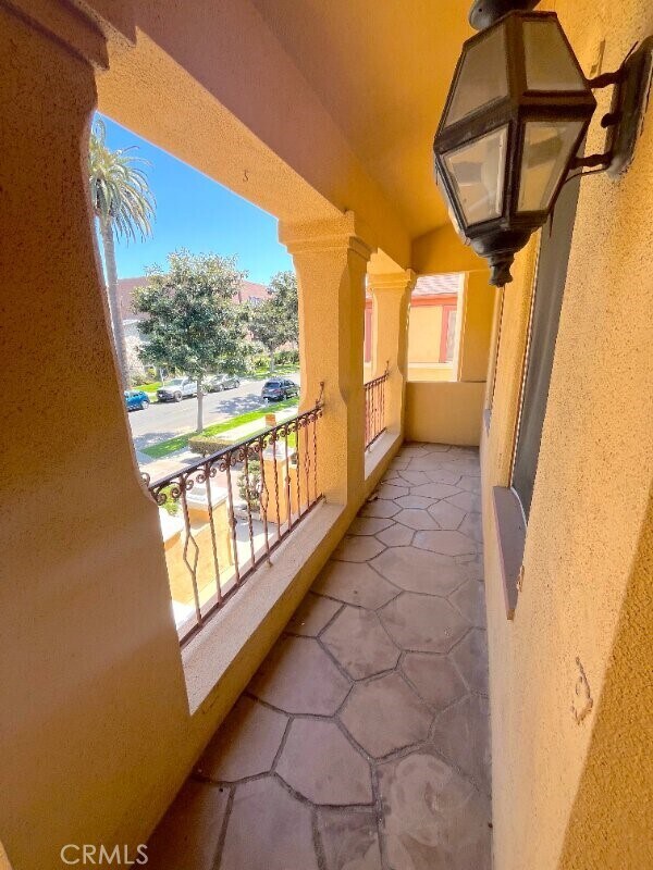 Building Photo - 223 S Gale Dr