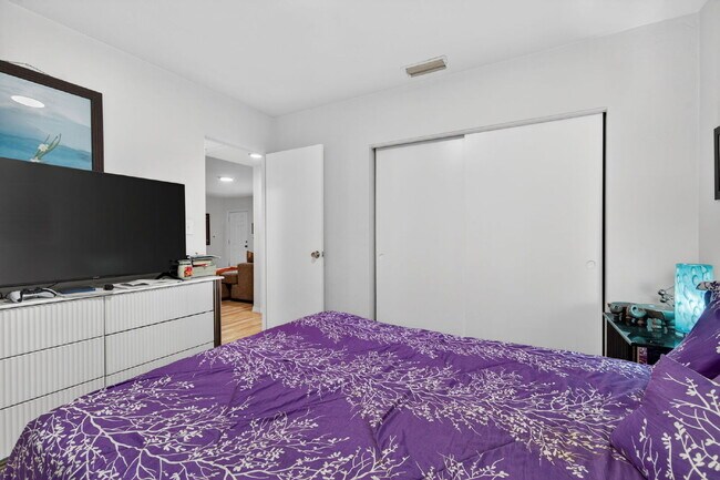 Building Photo - Island Living Made Easy — Remodeled 2BR Home, Fully Fenced Yard Near Downtown St. Pete