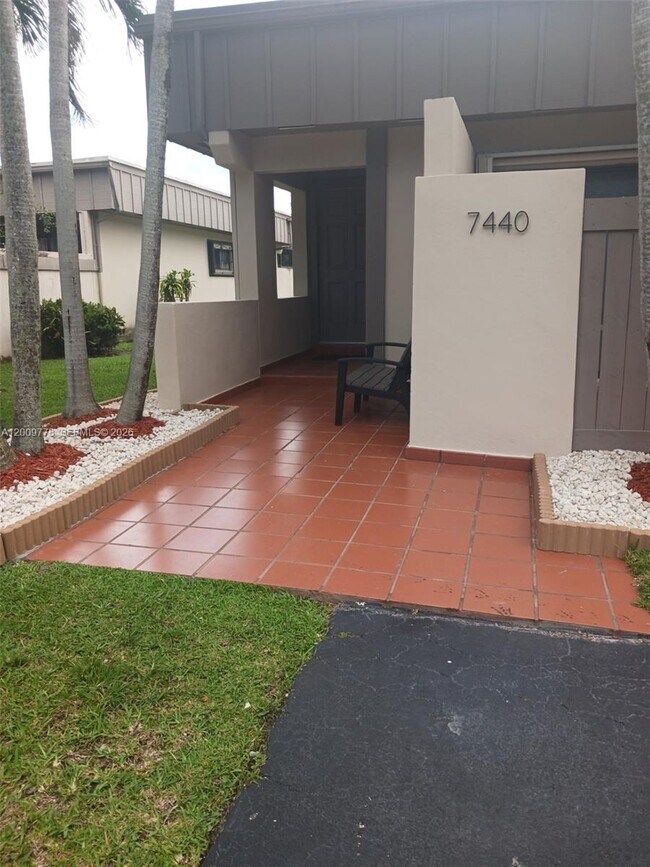 Building Photo - 7440 SW 105th Pl
