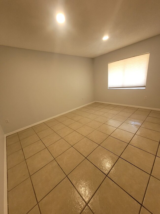 Building Photo - 937 Aragon Ave
