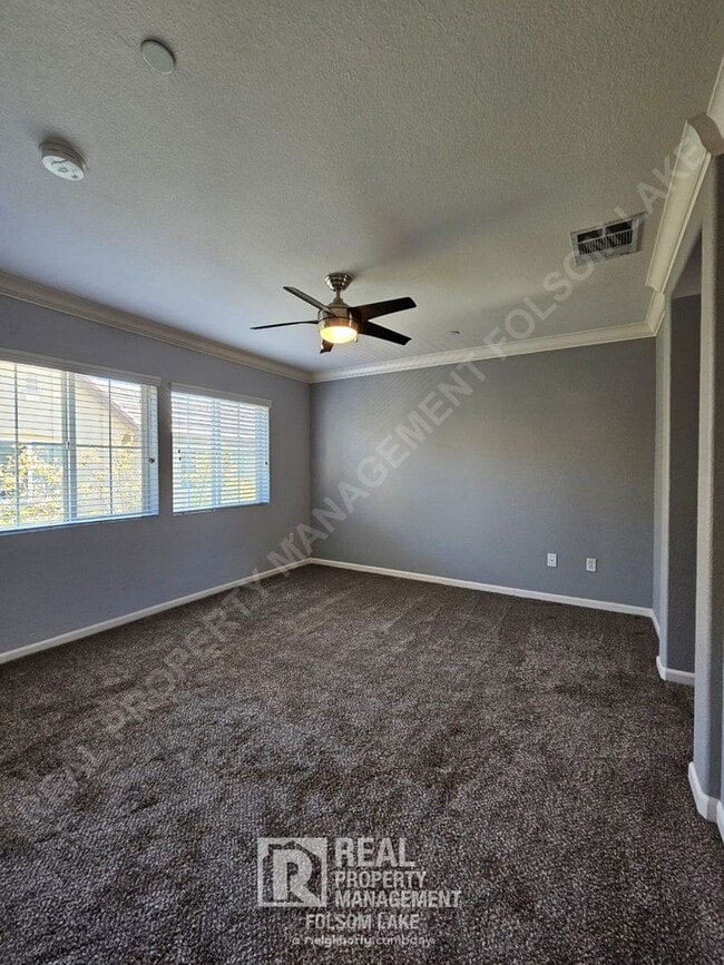 Building Photo - 104 Rodin Ln