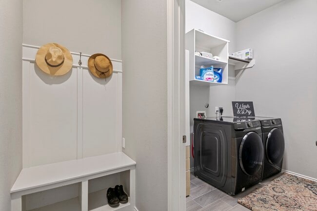 Building Photo - 23322 Amoroso St