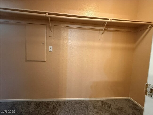 Building Photo - 8781 Parsons Ridge Ave