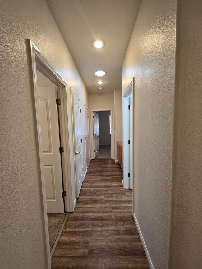 Building Photo - A Fabulous single story home in NW Las Vegas