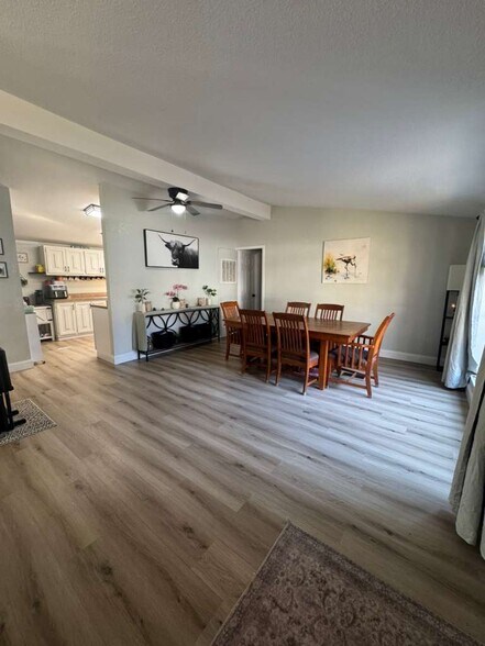 Building Photo - 113 Briggs St