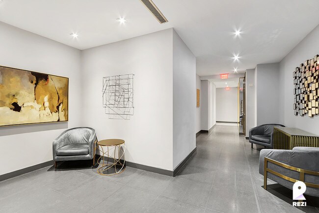 Building Photo - 15 W 55th St