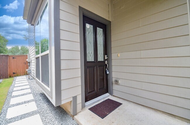 Building Photo - 6458 Calgary Woods Ln