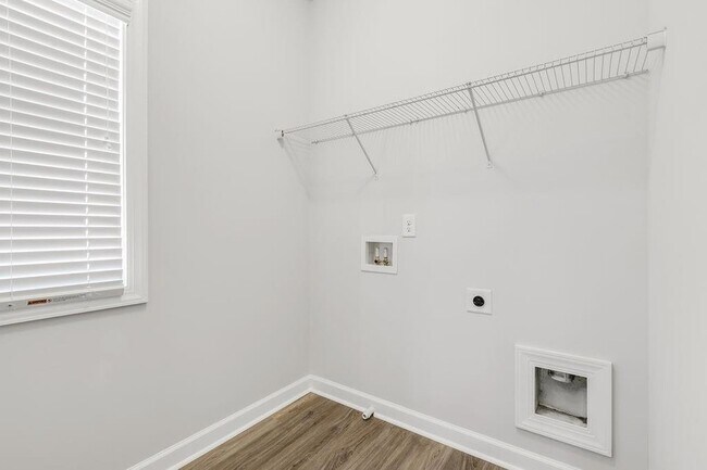 Building Photo - 2775 Bell Dr SE