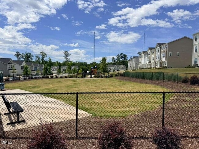 Building Photo - 319 Aster Bloom Ln