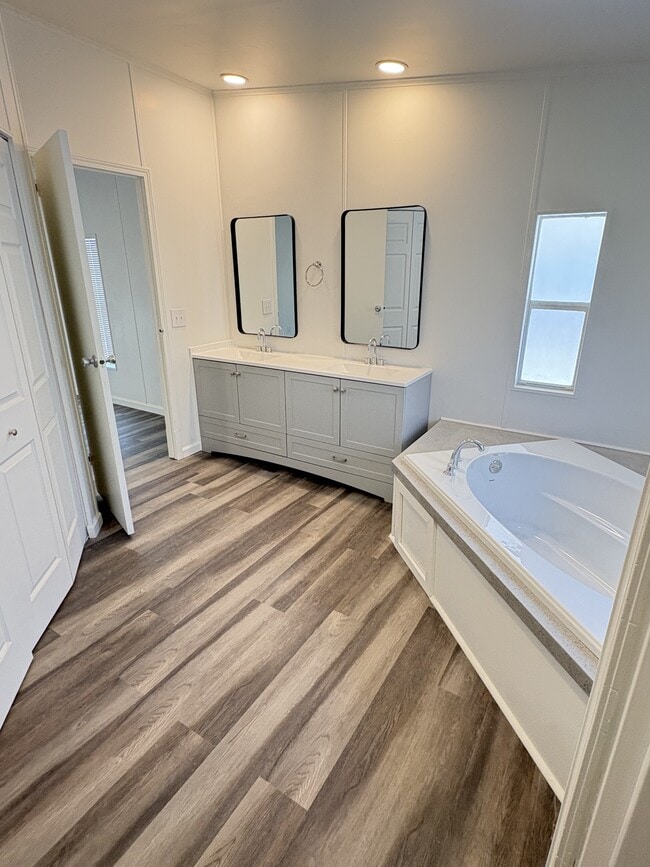 Building Photo - 242 7th Way